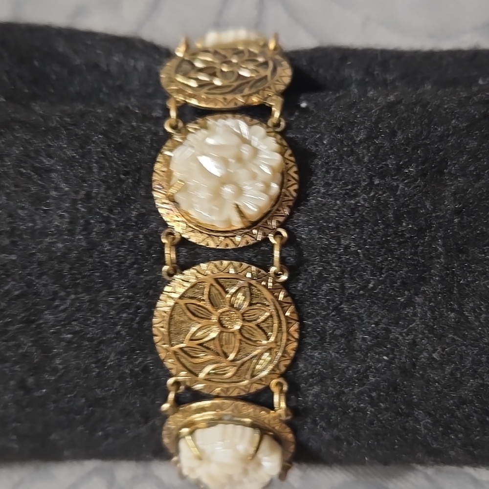 Vtg Goldtone Panel Bracelet - Picture 10 of 11